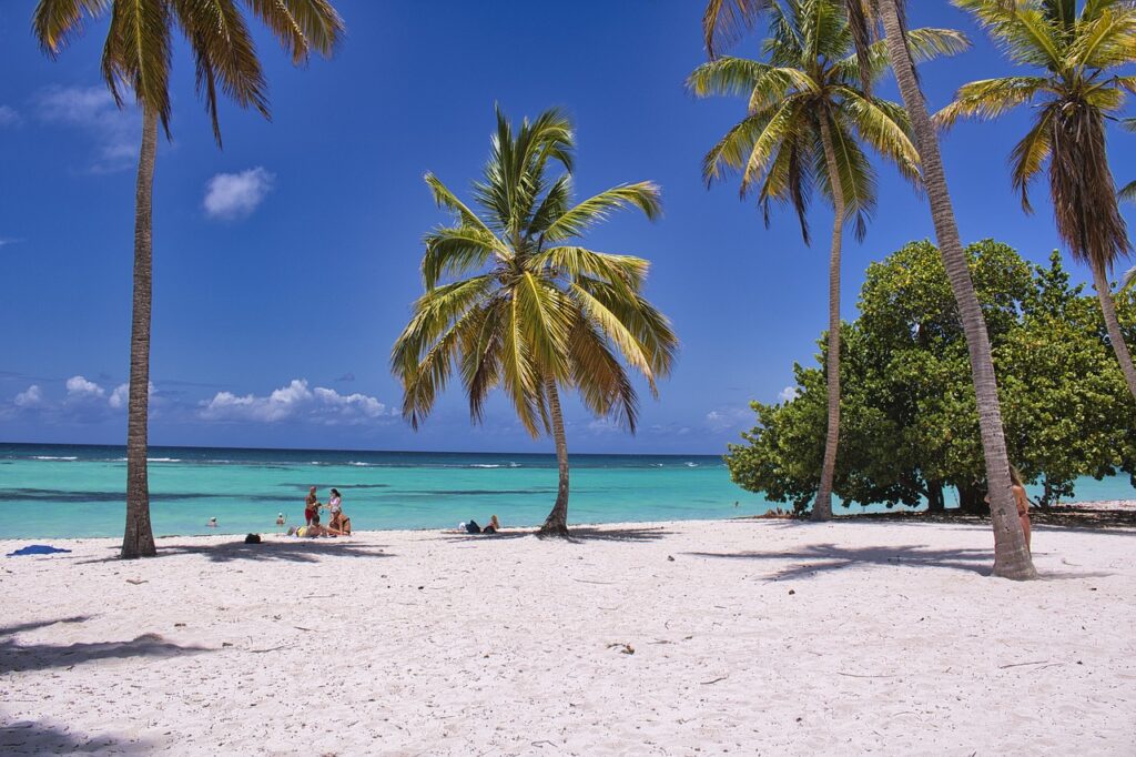 Beach Travel with Toddlers: Tips for a Smooth Family Trip