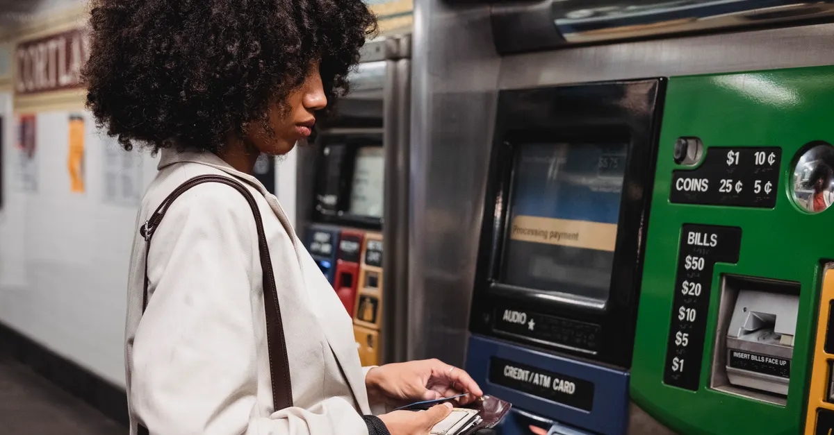 5 Best RFID Blocking Wallets for International Travel