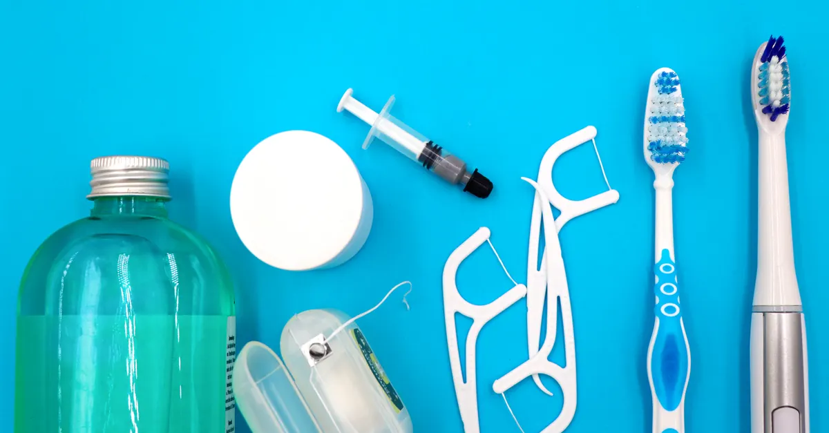 How to Properly Clean Your Electric Toothbrush While Traveling